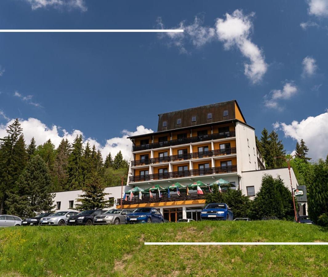 Hotel Kamzik *** Mala Moravka Exterior foto